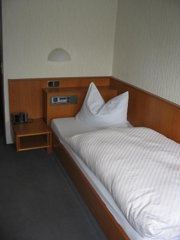 Pension Zur Harburg Hotel Uslar Quarto foto